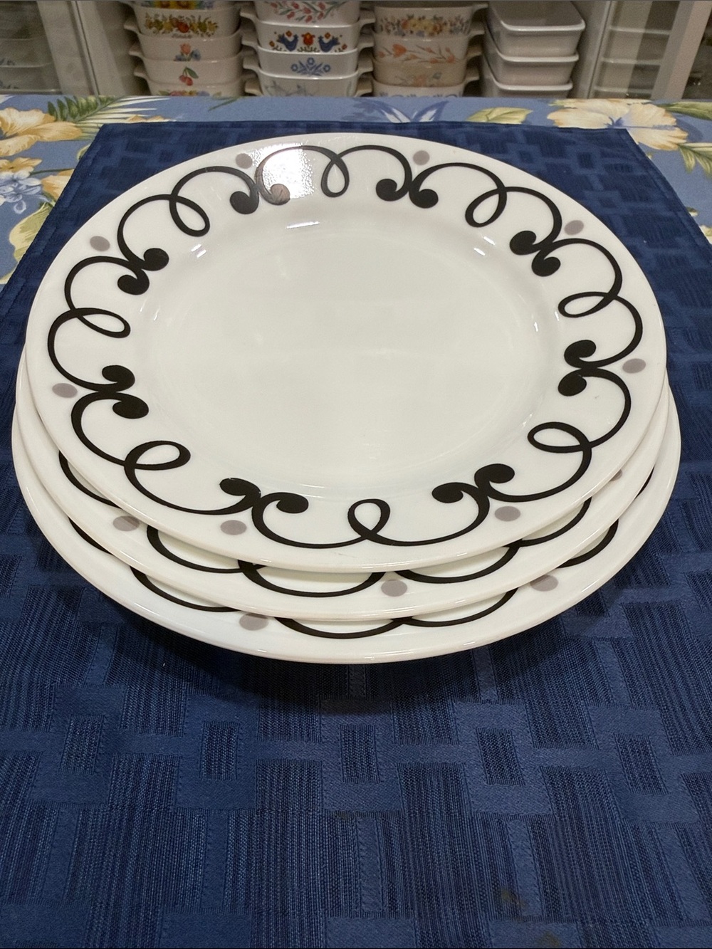 Corelle Muse 8.5" plates set of three